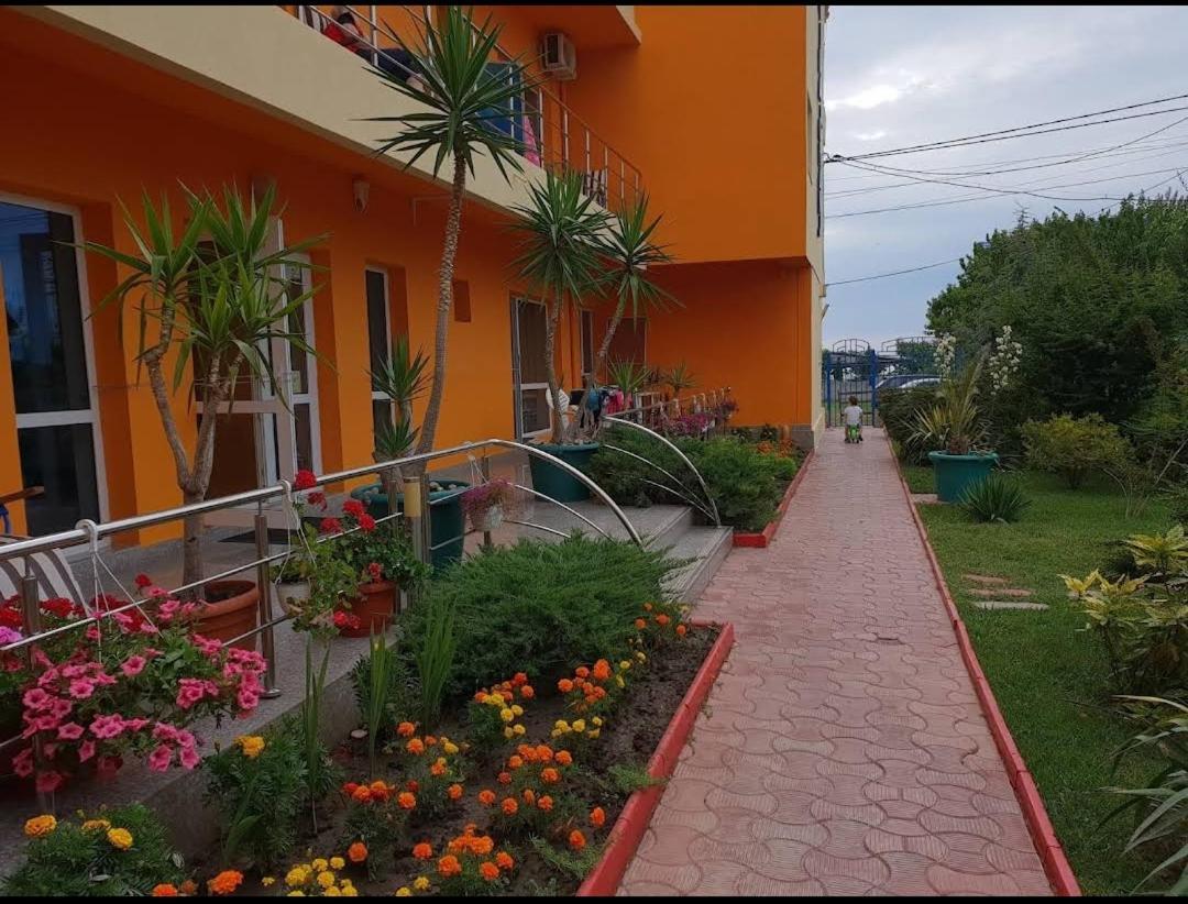 Vila Oranj Hotel Costinesti Buitenkant foto